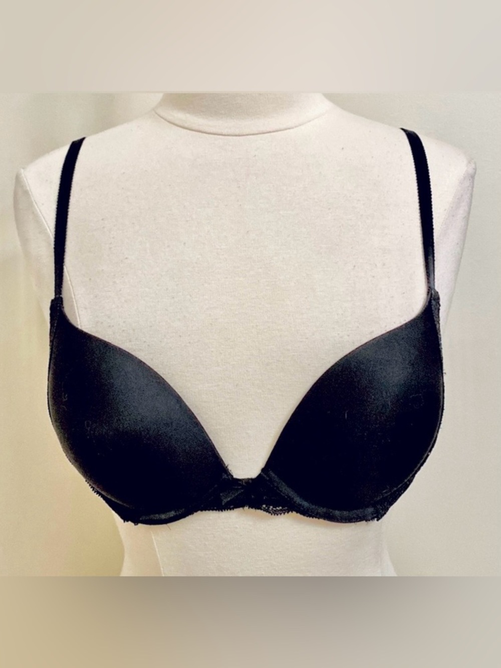 Victoria's Secret Dream Angels Push Up Black Lace Trim Underwire Bra Size 34C